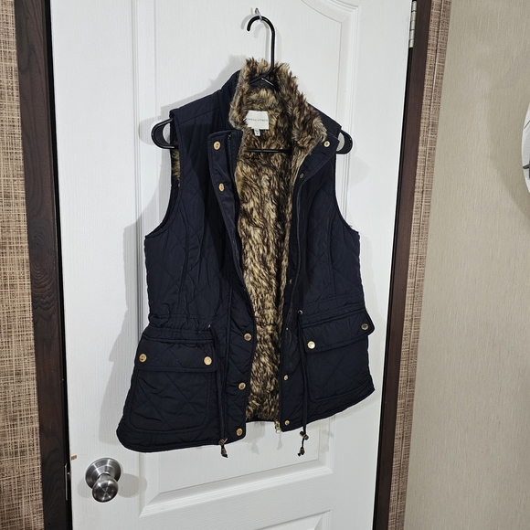 Adrienne Vittadini Navy Blue Quilted Puffed Fur Lined Vest Size Medium - Picture 2 of 16